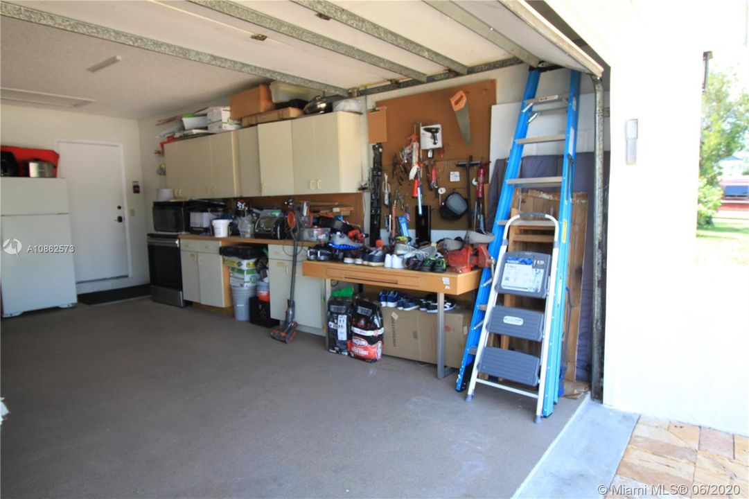 Vendido Recientemente: $410,000 (3 camas, 2 baños, 1457 Pies cuadrados)