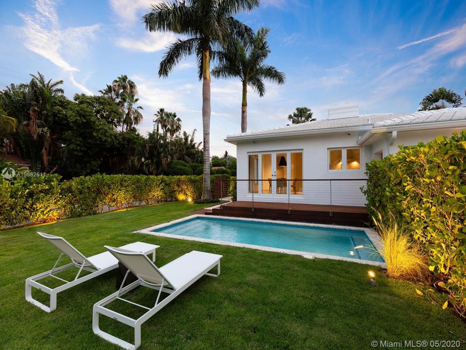 Recently Sold: $1,750,000 (3 beds, 3 baths, 2127 Square Feet)