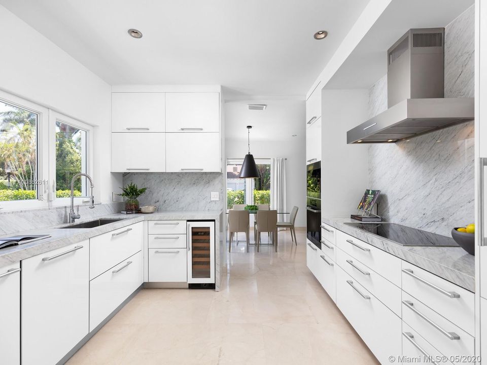 Recently Sold: $1,750,000 (3 beds, 3 baths, 2127 Square Feet)