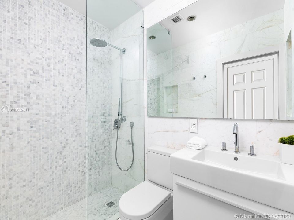 Recently Sold: $1,750,000 (3 beds, 3 baths, 2127 Square Feet)