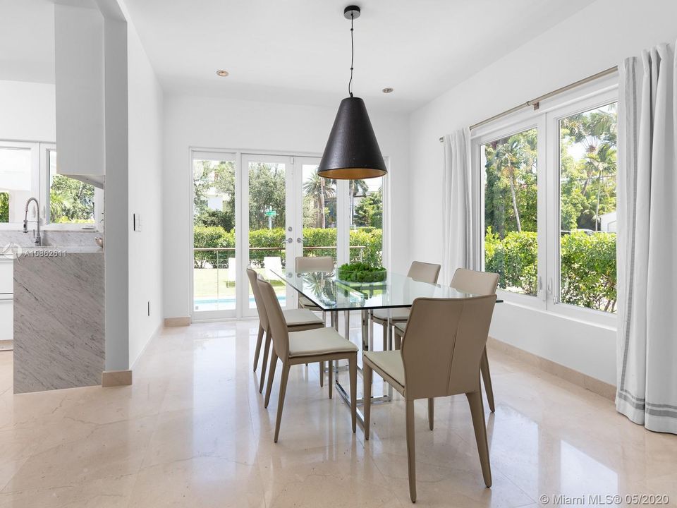 Recently Sold: $1,750,000 (3 beds, 3 baths, 2127 Square Feet)