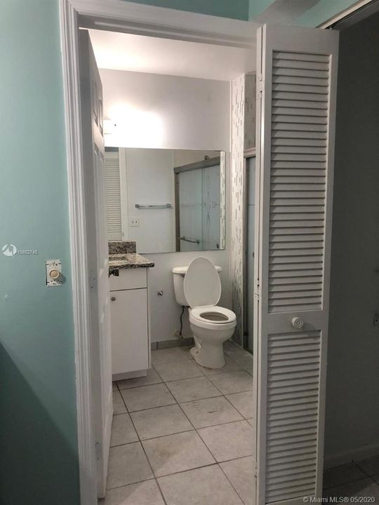 Недавно продано: $190,000 (2 спален, 2 ванн, 1161 Квадратных фут)