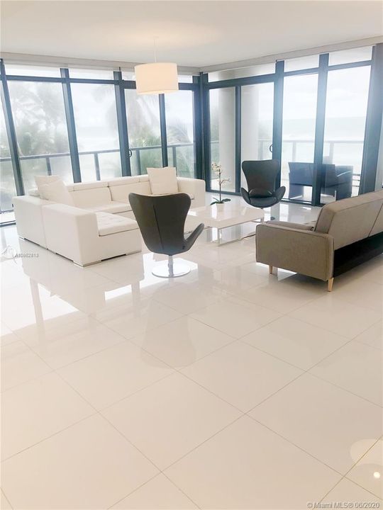 Recently Sold: $2,600,000 (3 beds, 3 baths, 2604 Square Feet)