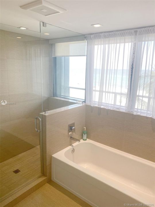 Recently Sold: $2,600,000 (3 beds, 3 baths, 2604 Square Feet)