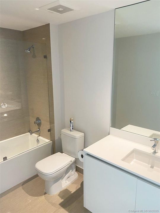 Recently Sold: $2,600,000 (3 beds, 3 baths, 2604 Square Feet)