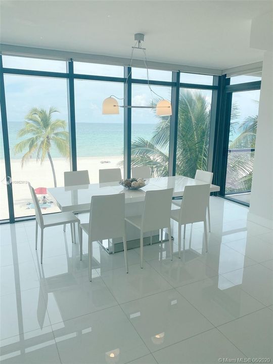 Recently Sold: $2,600,000 (3 beds, 3 baths, 2604 Square Feet)