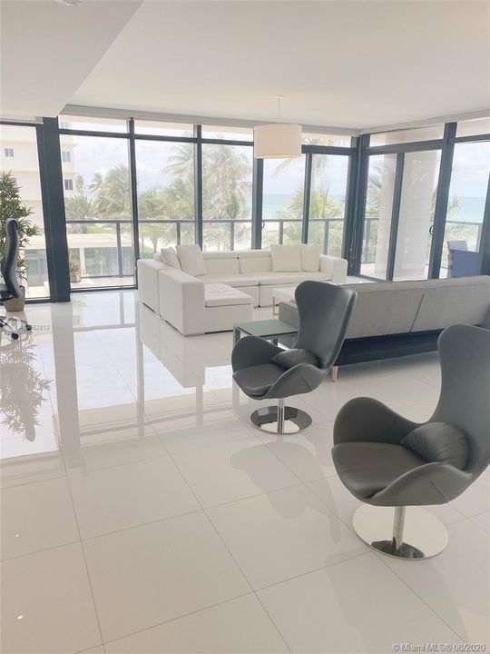 Recently Sold: $2,600,000 (3 beds, 3 baths, 2604 Square Feet)