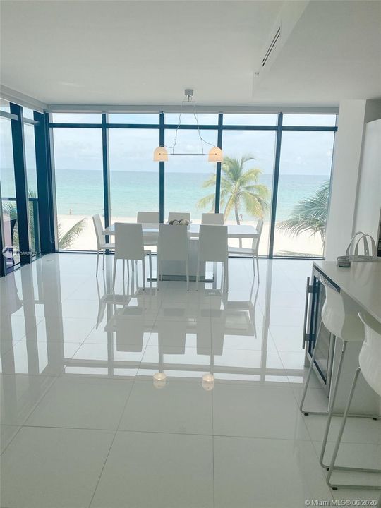 Recently Sold: $2,600,000 (3 beds, 3 baths, 2604 Square Feet)