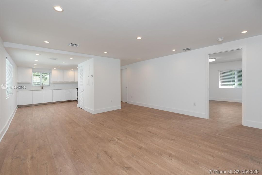 Recientemente alquilado: $2,900 (2 camas, 2 baños, 899 Pies cuadrados)