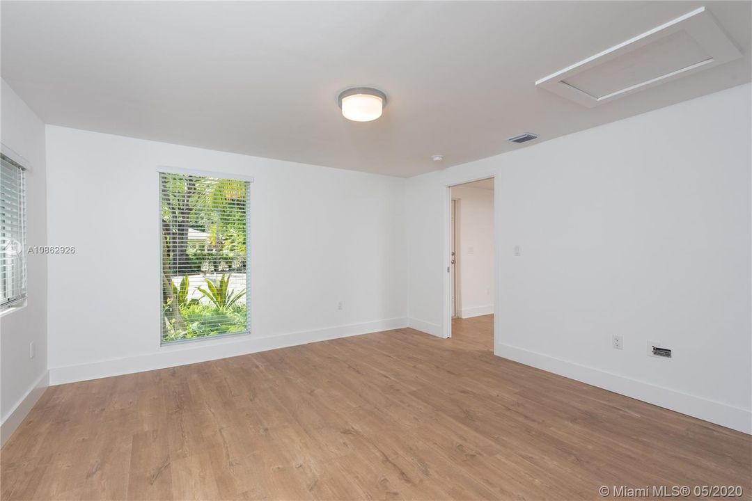 Recientemente alquilado: $2,900 (2 camas, 2 baños, 899 Pies cuadrados)