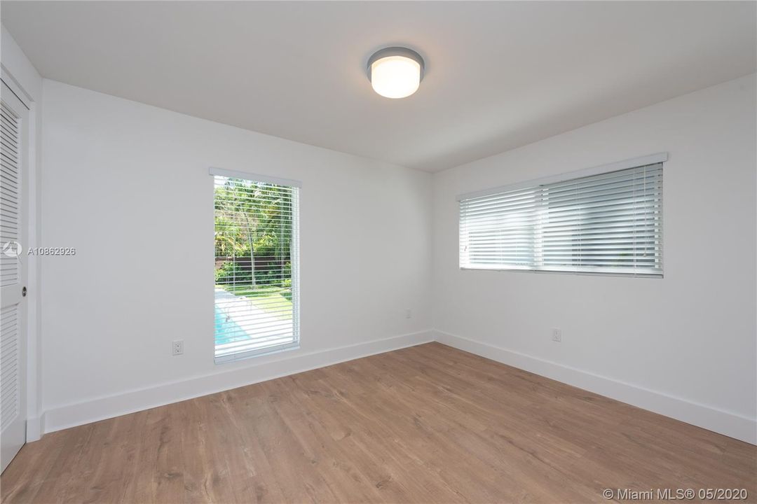 Recientemente alquilado: $2,900 (2 camas, 2 baños, 899 Pies cuadrados)