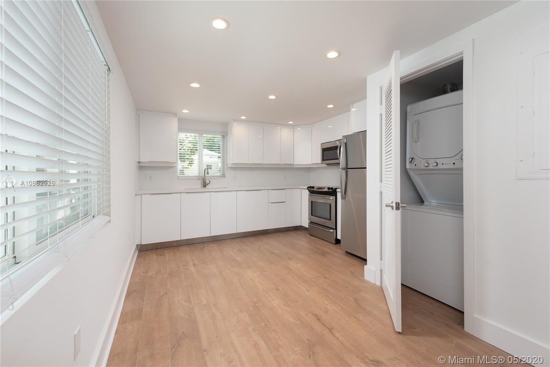 Recientemente alquilado: $2,900 (2 camas, 2 baños, 899 Pies cuadrados)