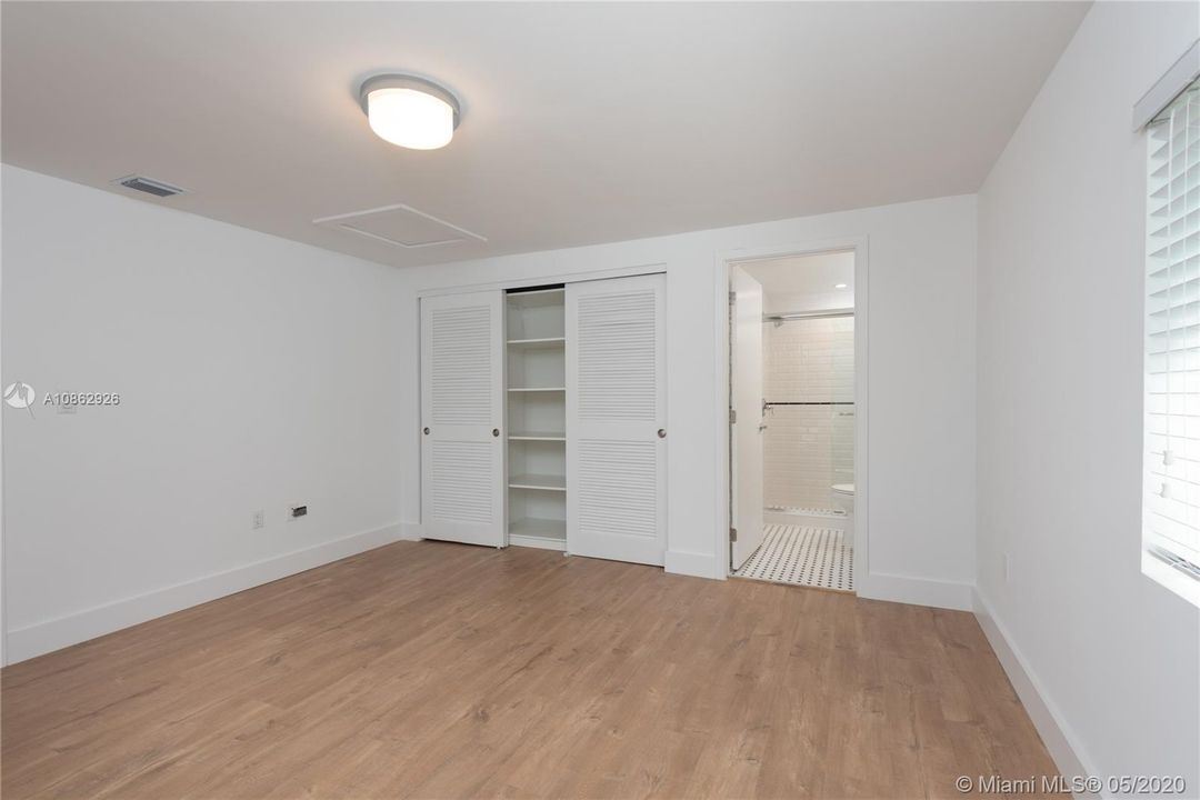 Recientemente alquilado: $2,900 (2 camas, 2 baños, 899 Pies cuadrados)