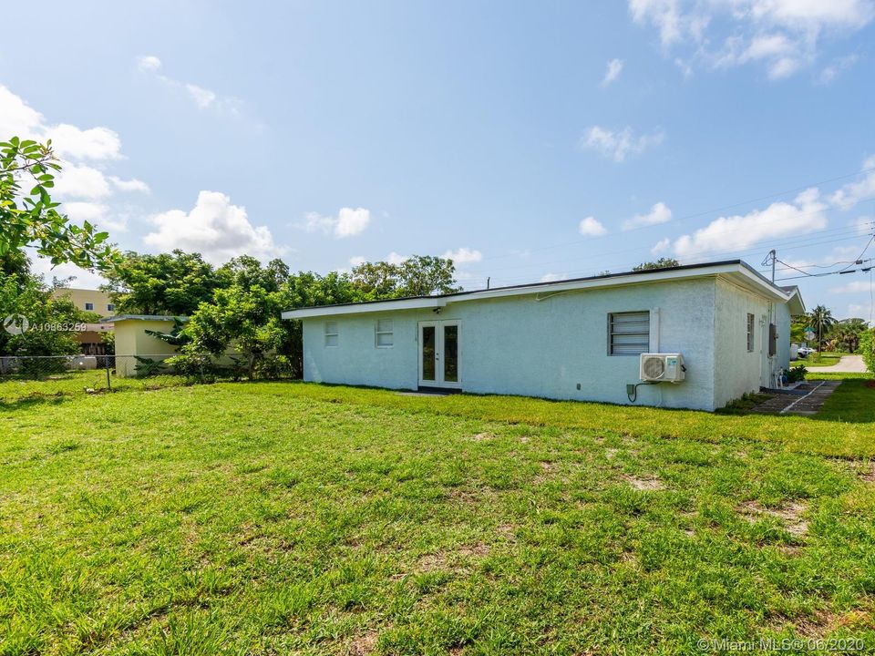 Недавно продано: $290,000 (5 спален, 2 ванн, 1813 Квадратных фут)