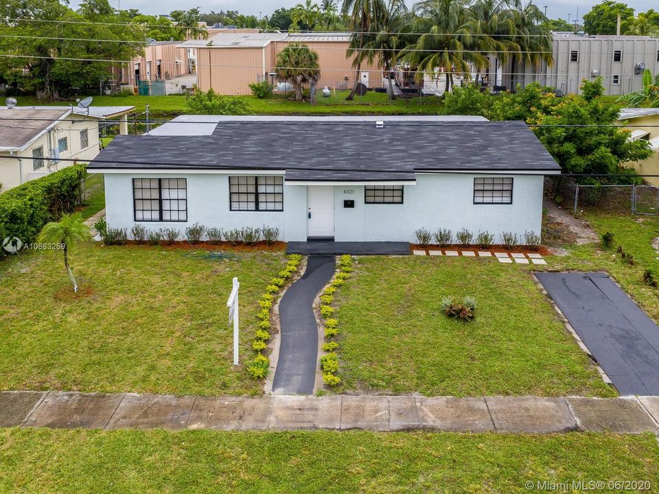 Недавно продано: $290,000 (5 спален, 2 ванн, 1813 Квадратных фут)