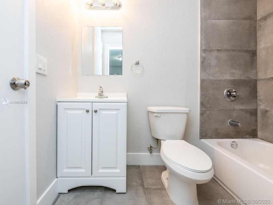 Недавно продано: $290,000 (5 спален, 2 ванн, 1813 Квадратных фут)