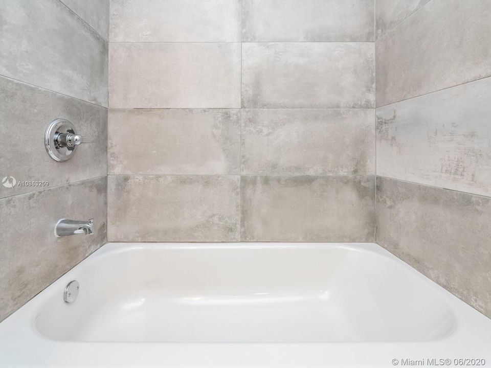 Недавно продано: $290,000 (5 спален, 2 ванн, 1813 Квадратных фут)