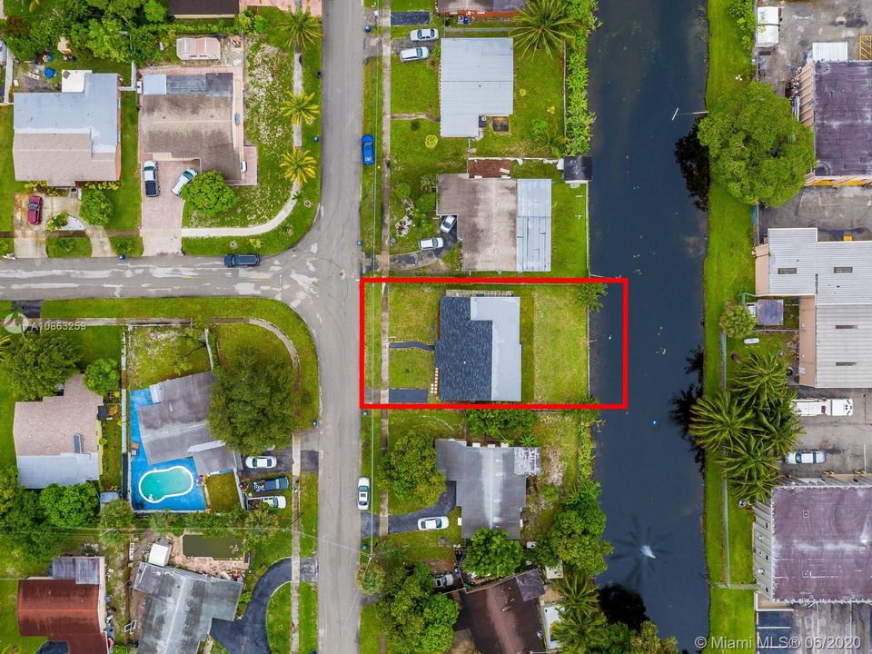 Недавно продано: $290,000 (5 спален, 2 ванн, 1813 Квадратных фут)