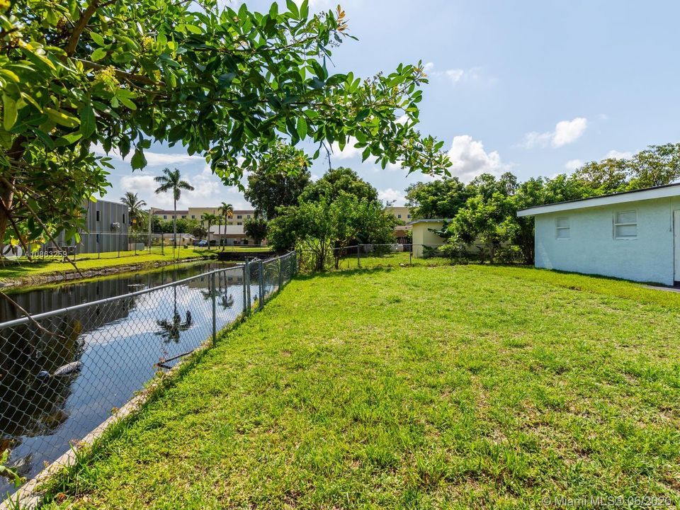 Недавно продано: $290,000 (5 спален, 2 ванн, 1813 Квадратных фут)