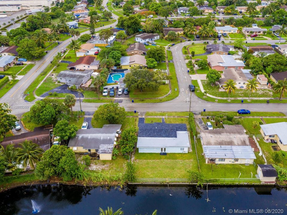 Недавно продано: $290,000 (5 спален, 2 ванн, 1813 Квадратных фут)