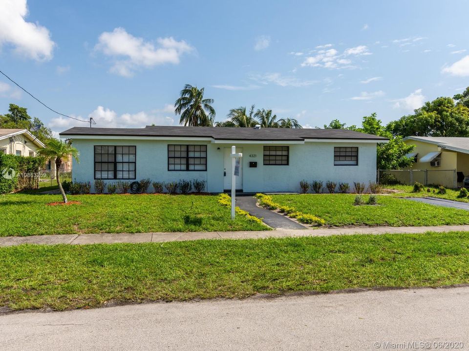 Недавно продано: $290,000 (5 спален, 2 ванн, 1813 Квадратных фут)