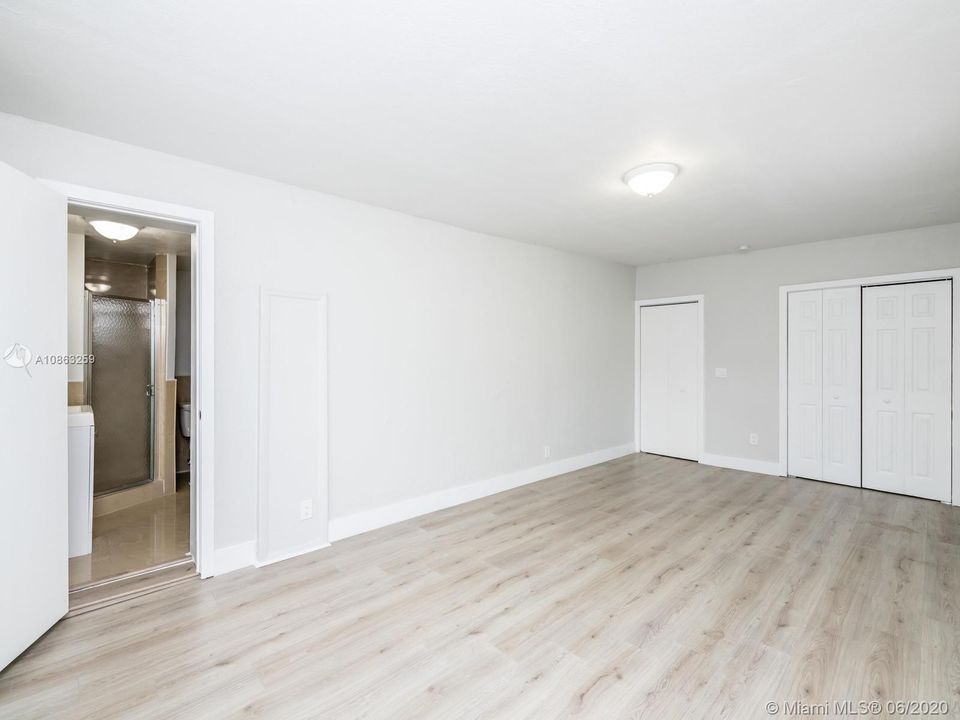 Недавно продано: $290,000 (5 спален, 2 ванн, 1813 Квадратных фут)