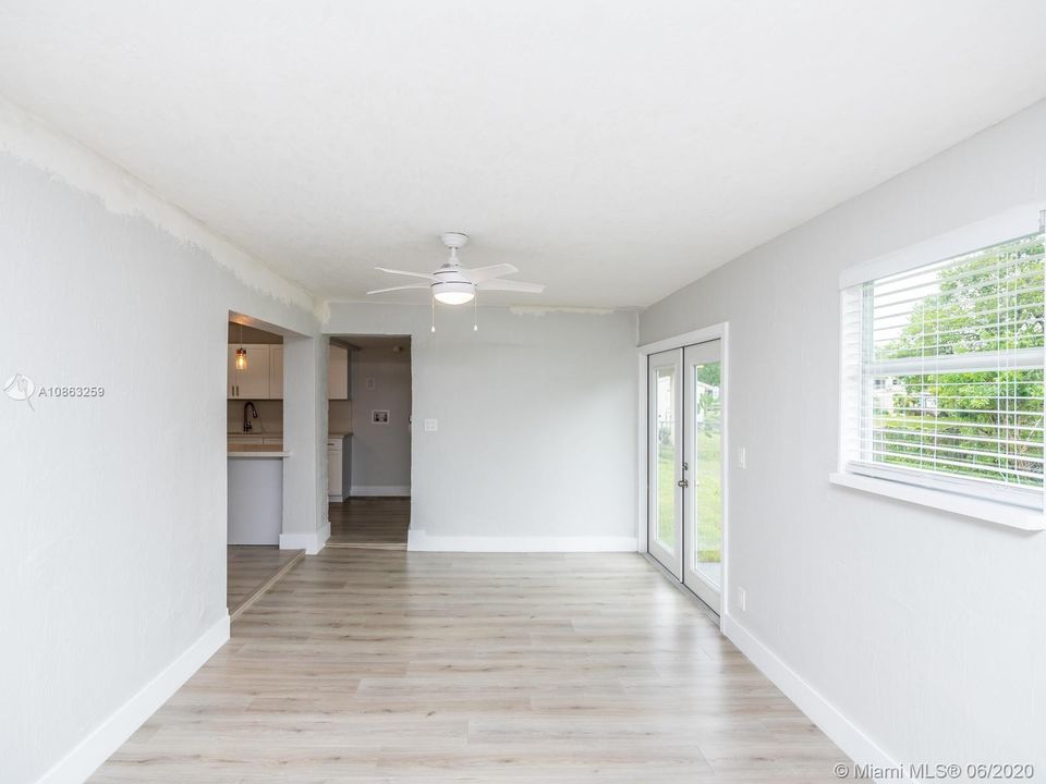 Недавно продано: $290,000 (5 спален, 2 ванн, 1813 Квадратных фут)