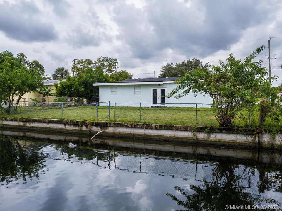 Недавно продано: $290,000 (5 спален, 2 ванн, 1813 Квадратных фут)