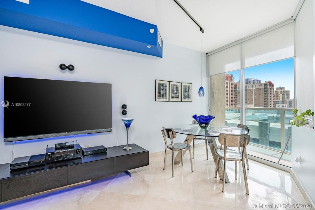Недавно продано: $389,999 (2 спален, 2 ванн, 1297 Квадратных фут)