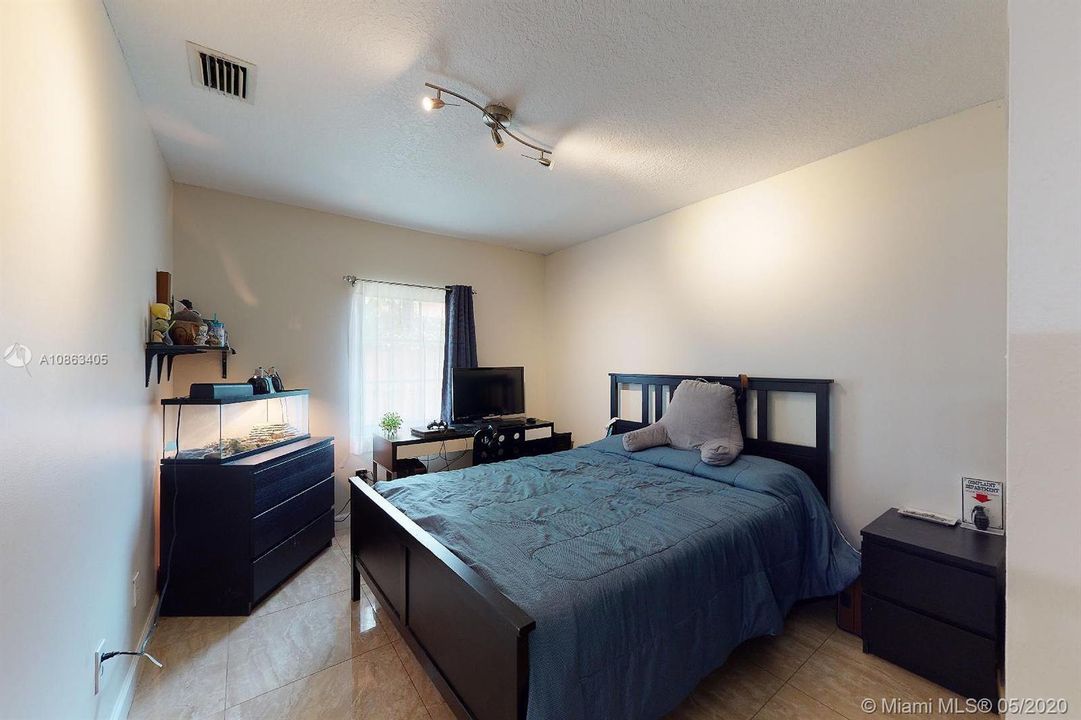 Recently Sold: $369,900 (3 beds, 2 baths, 1464 Square Feet)