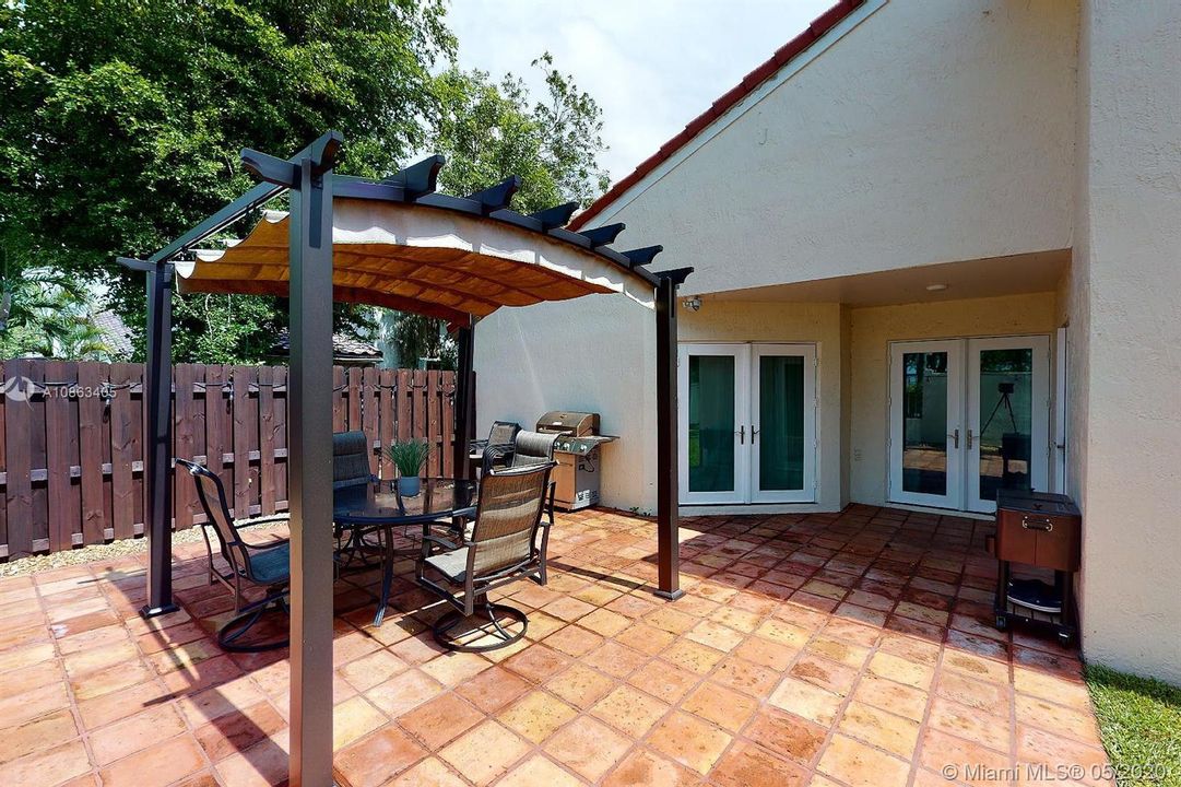 Recently Sold: $369,900 (3 beds, 2 baths, 1464 Square Feet)