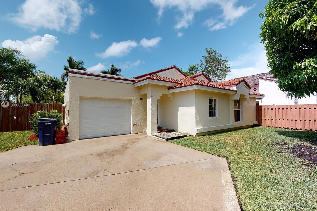 Recently Sold: $369,900 (3 beds, 2 baths, 1464 Square Feet)