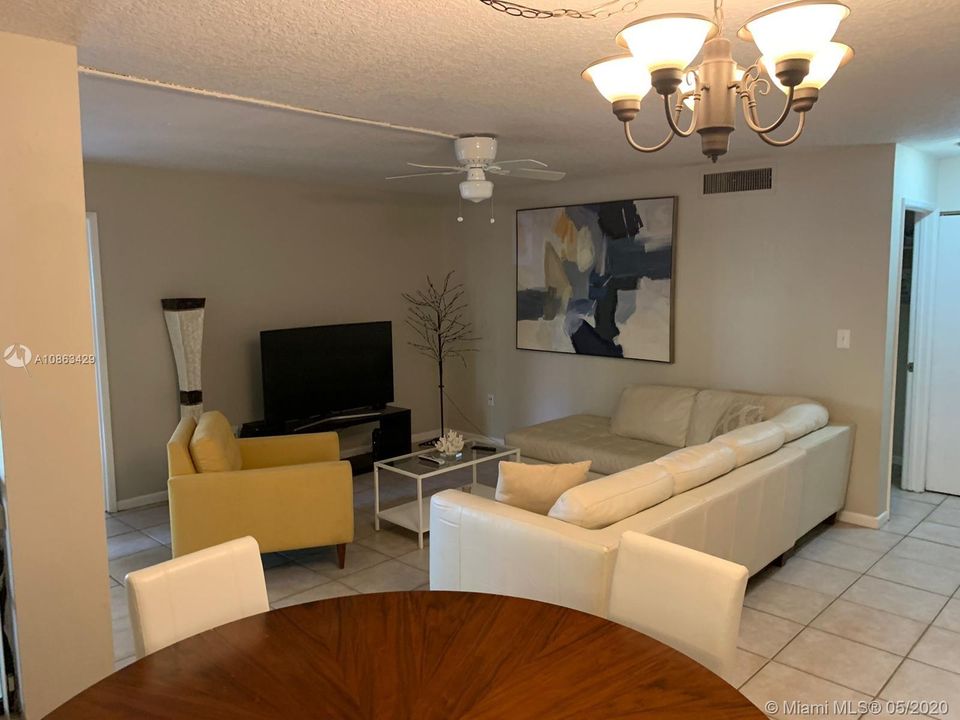 Recientemente alquilado: $1,600 (2 camas, 2 baños, 1200 Pies cuadrados)