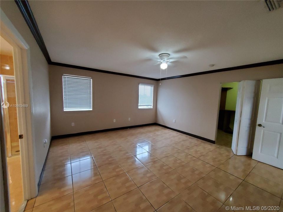 Recently Rented: $3,000 (4 beds, 3 baths, 2606 Square Feet)