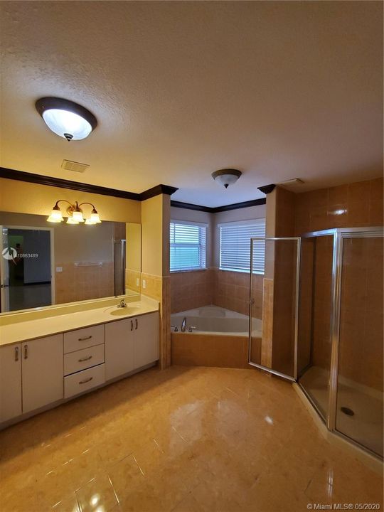 Recently Rented: $3,000 (4 beds, 3 baths, 2606 Square Feet)