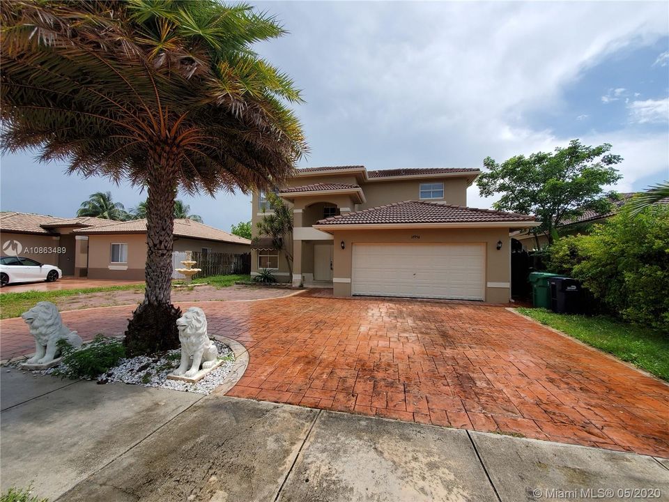 Recently Rented: $3,000 (4 beds, 3 baths, 2606 Square Feet)