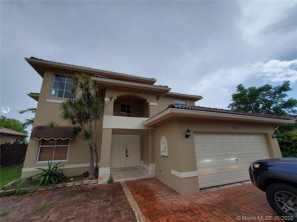 Recently Rented: $3,000 (4 beds, 3 baths, 2606 Square Feet)