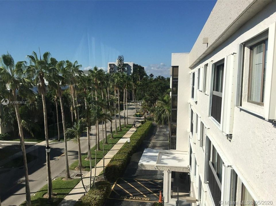 Recently Sold: $450,000 (2 beds, 2 baths, 1058 Square Feet)