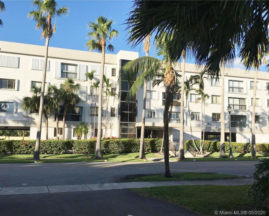 Recently Sold: $450,000 (2 beds, 2 baths, 1058 Square Feet)