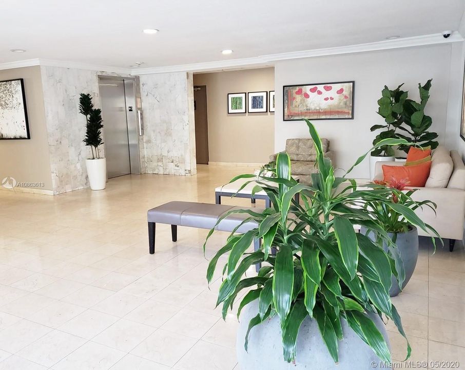 Recently Sold: $450,000 (2 beds, 2 baths, 1058 Square Feet)