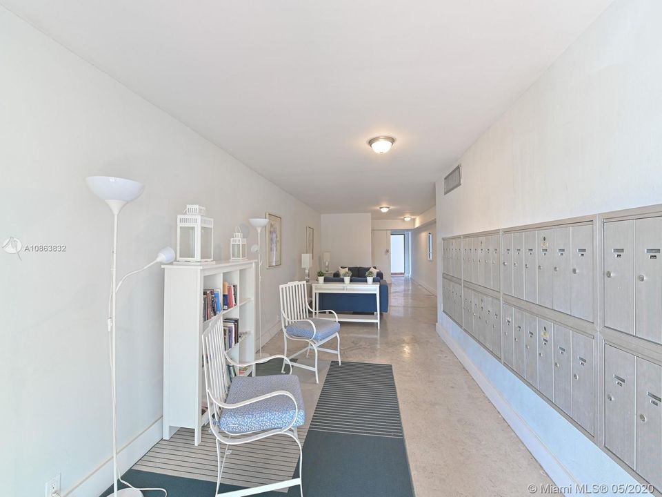 Recently Sold: $285,000 (1 beds, 1 baths, 854 Square Feet)