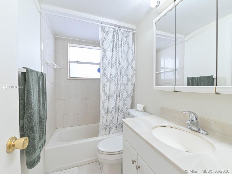 Recently Sold: $285,000 (1 beds, 1 baths, 854 Square Feet)