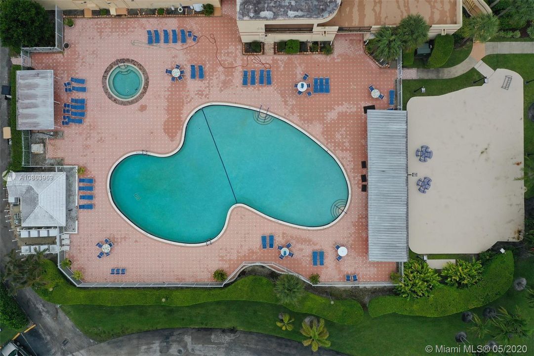 最近售出: $149,900 (2 贝兹, 2 浴室, 1065 平方英尺)