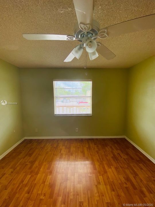 Recientemente alquilado: $1,350 (2 camas, 1 baños, 1000 Pies cuadrados)