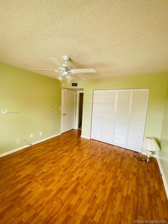 Recientemente alquilado: $1,350 (2 camas, 1 baños, 1000 Pies cuadrados)