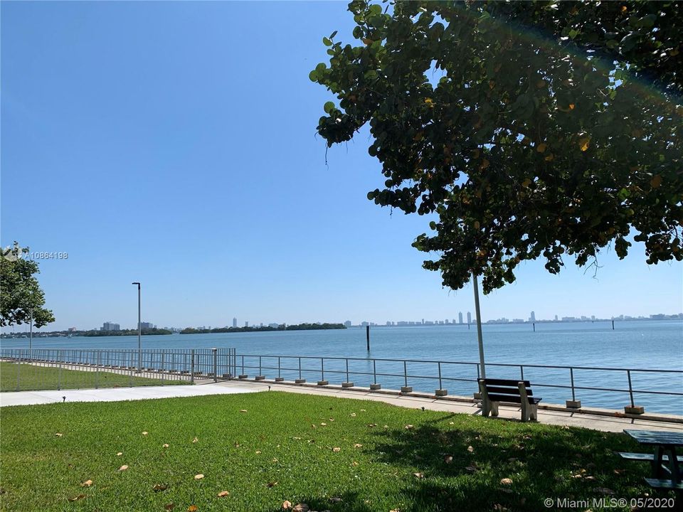 Recently Sold: $180,000 (1 beds, 1 baths, 831 Square Feet)