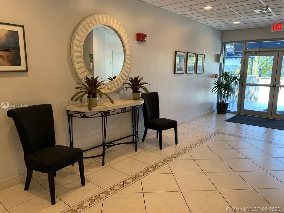 Recently Sold: $180,000 (1 beds, 1 baths, 831 Square Feet)
