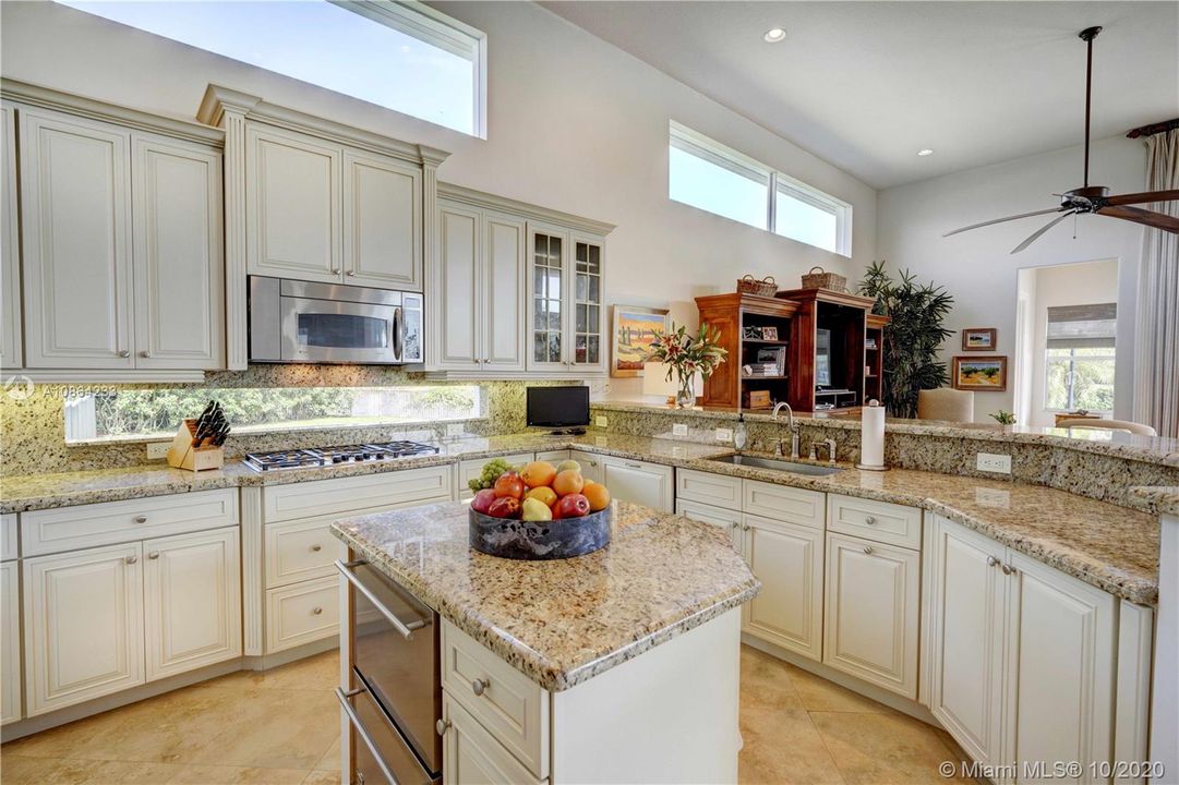 Recently Sold: $1,845,000 (5 beds, 6 baths, 5360 Square Feet)