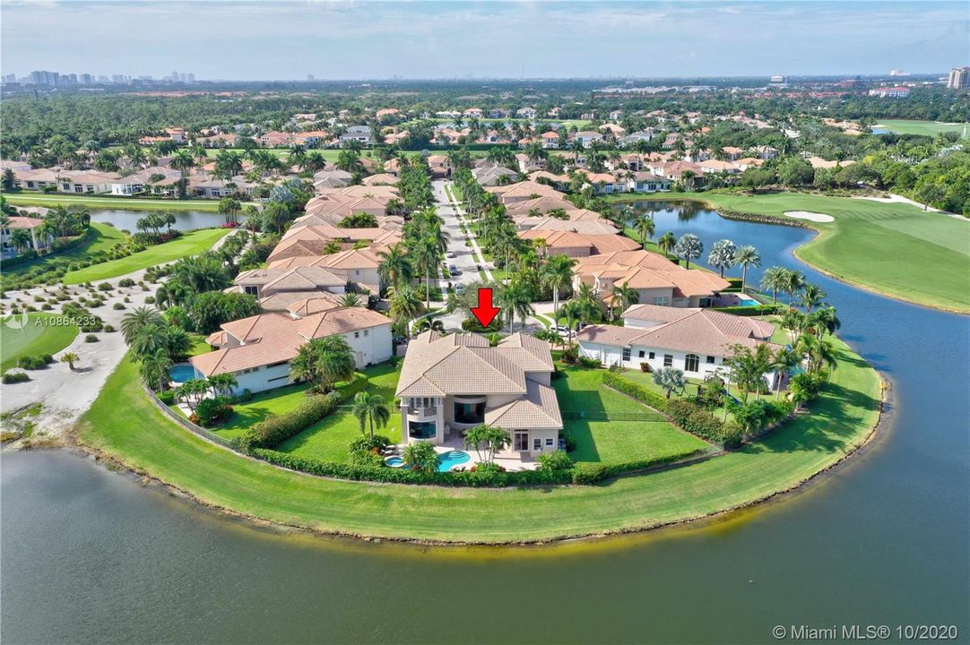 Recently Sold: $1,845,000 (5 beds, 6 baths, 5360 Square Feet)