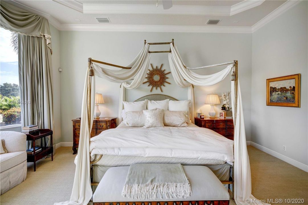 Recently Sold: $1,845,000 (5 beds, 6 baths, 5360 Square Feet)